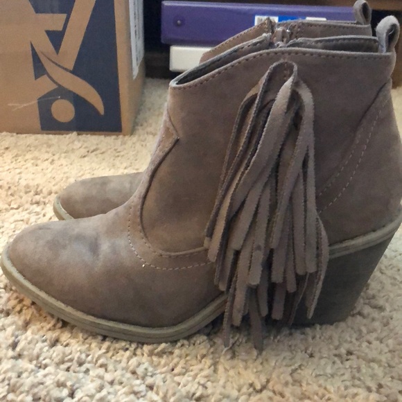 Booties - Picture 4 of 4